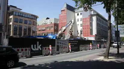 Eine ganze Zeit lang ging es nur einspurig an der Baustelle vorbei.