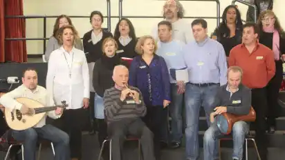 Konzentriert probt der türkische Chor „Yarenler“ für „Matrix“. Über 100 Akteure wirken an dem Stadtteilprojekt mit.