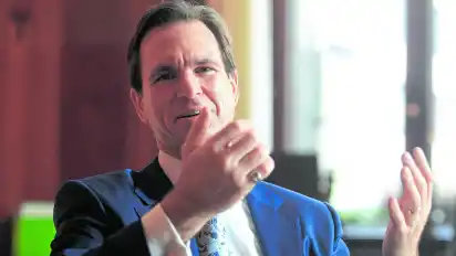 An seinem 53. Geburtstag hat die Sparkasse Bremen verkündet, dass der Vorstandsvorsitzende Tim Nesemann seinen Vertrag vorzeitig um fünf Jahre verlängert hat.