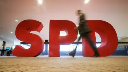 Der Krach in der CDU lenkt von den Schwächen der SPD ab. Mit einer cleveren Strategie könnte die SPD diese sogar ganz in den Hintergrund drücken.