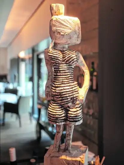 Die Besucher können den Genuss von Kunst und Kulinarik verbinden.