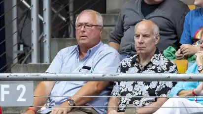 Seit kurzer Zeit ist Dan Panaggio (rechts) auch Cheftrainer der Eisbären Bremerhaven.