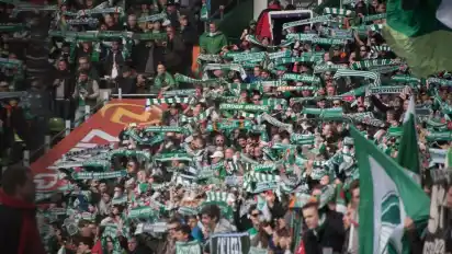 Werder-Fans in der Ostkurve des Weserstadions.