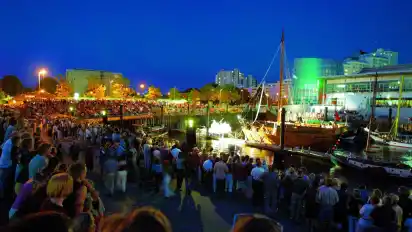 Eine Mischung aus Shantys, Folk und Rock, alles maritim angehaucht, wollen in Vegesack wieder Gruppen aus vielen Ländern präsentieren. 32 Formationen treten an, rund 170 Konzerte sind geplant.