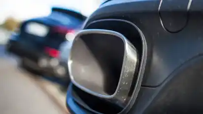 Der Auspuff eines Porsche Cayenne.