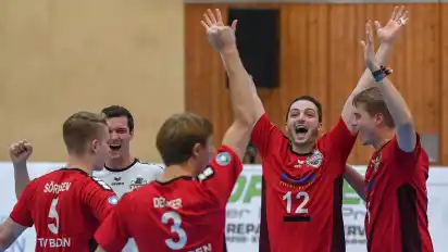 Badens Nummer zwölf Stefan Baum und Co. haben den Klassenerhalt nach einem packenden Schlussakt perfekt gemacht.