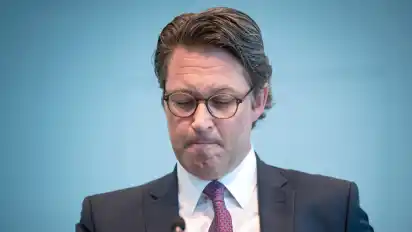 Enttäuscht: Bundesverkehrsminister Andreas Scheuer (CSU) spricht bei einem Pressestatement zur Pkw-Maut.