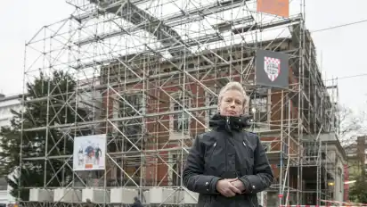Sie ist froh, dass der Betrieb im Ortsamt Mitte trotz der Sanierungsmaßnahmen ungestört weiter laufen kann: Ortsamtsleiterin Hellena Harttung.