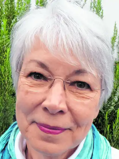 Sharon Wichmann (71)