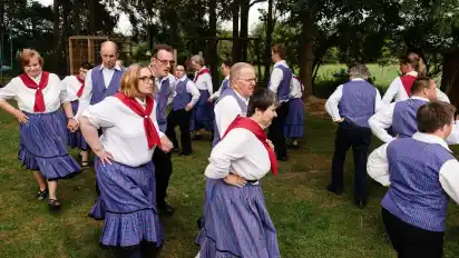 Nationale und internationale Volkstänze stehen auf dem Programm der Gruppe Vergissmeinnicht.