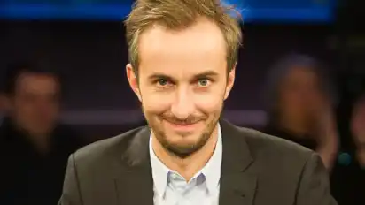 Jan Böhmermann darf bestimmte Passagen seiner «Schmähkritik» auf Erdogan nicht wiederholen. Foto: Ole Spata/Archiv
