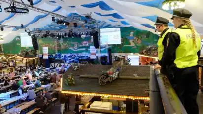 Das Bayernzelt soll umziehen und kleiner werden.