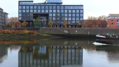 Auf Sand gebaut: Das Gebäude der ehemaligen Beluga-Reederei auf dem Bremer Teerhof.