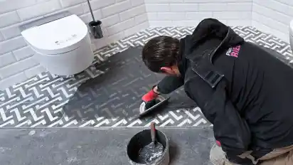 Heiß umworben: Fliesenleger und andere Handwerksberufe suchen dringend Nachwuchs.