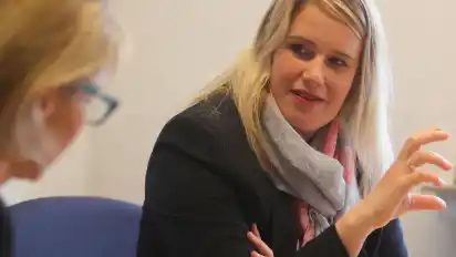 Die SPD-Bundestagsabgeordnete Christina Jantz-Hermann aus Schwanewede will Landwirte lieber nach Leistung etwa unter Tierschutzaspekten subventionieren als nach Fläche. So könne es gelingen, dass viele gesunde Tiere in Schlachthöfen ankommen, sagte sie im Interview mit unserer Zeitung.