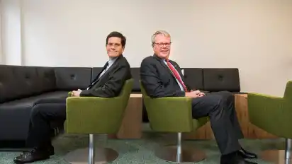 Hans-Christian Specht (l.) und Eduard Dubbers-Albrecht gehört das Logistikunternehmen zu gleichen Teilen. Gemeinsam treiben sie die Expansion weiter voran.