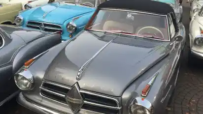 Auf dem Bremer Marktplatz stehen derzeit zahlreiche alte Borgward-Modelle.
