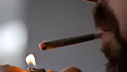 Die Bremer Regierungsparteien streiten sich über die Entkriminalisierung des Cannabis-Konsums.