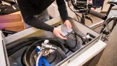 Startklar: Fass, Gasflasche und alles sonstige Zubehör verschwinden in der Box.