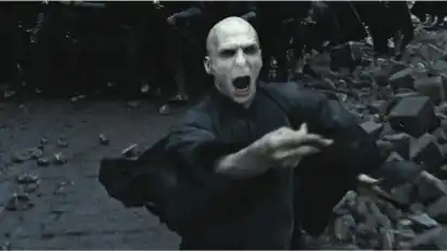 Als dunkler Zauberer Lord Voldemort machte Ralph Fiennes (hier in "Harry Potter und die Heiligtümer des Todes: Teil 2",