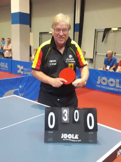 Der Blumenthaler Manfred Mangels spielte auch schon gegen Timo Boll.