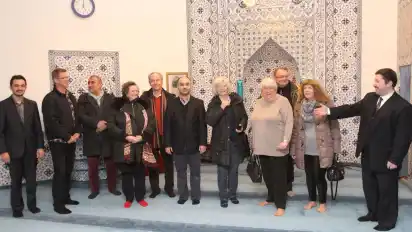 Der Ausschuss für Integration des Beirats Osterholz tagte in der Osterholz-Moschee. Dort ging es um Parkprobleme und den Wunsch nach einem Unterstand auf dem Osterholzer Friedhof.