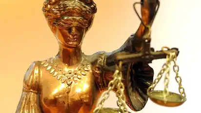 Das Schöffengericht hielt dem Angeklagten einen Besserungswillen zugute und setzte die Strafe zur Bewährung aus.