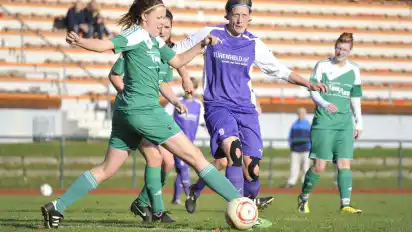 Das war’s: Nadine Bakenhus (links, hier gegen Simone Wimberg vom TV Jahn Delmenhorst) und die SF Wüsting-Altmoorhausen spielen ab sofort nicht mehr in der Oberliga.