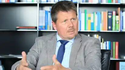 Bausenator Joachim Lohse bekräftigt das Bremer Interesse an den Plänen, in Osterholz ein riesiges Möbelhaus zu bauen.