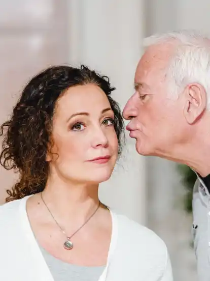 Barbara Wussow und Peter Bongartz spielen in „Glück – Le Bonheur“ ein ungleiches Paar, das in einen Strudel der Gefühle gerät.