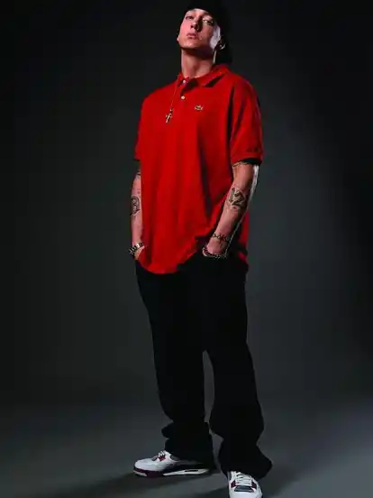 "Große Neuigkeiten" hat Eminem über Twitter angekündigt.