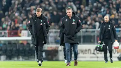 Sportchef Frank Baumann (rechts) steht weiter hinter Trainer Florian Kohfeldt.
