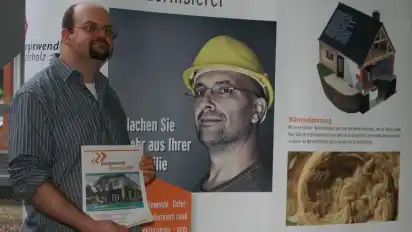 Thomas Schröder hat die Ausstellung zur Energiewende 2030 mit entwickelt, die jetzt im Osterholz-Scharmbecker Rathaus zu sehen ist.