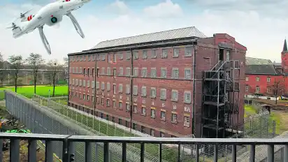 So könnte die Szene ausgesehen haben, kurz bevor Marihuana im Gefängnishof samt Multicopter vom Himmel fiel.
