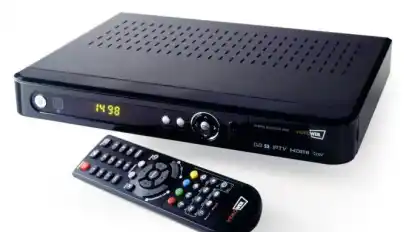 Das Satellitenfernsehen wird digital - wer auf diese Weise weiter fernsehen will, muss seinen Analog-Receiver umrüsten o
