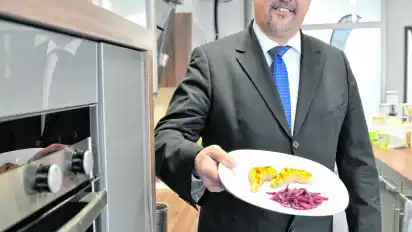 Biozoon-Geschäftsführer Matthias Kück mit einem der Erfolgsprodukte.