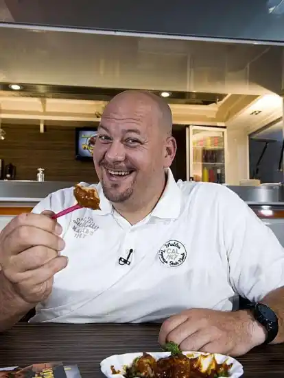 Jumbo Schreiner versteht sich selbst als "Dalai Lama der Currywurst".