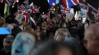 Brexit-Anhänger feiern während einer Kundgebung. Mehr als dreieinhalb Jahre nach dem Brexit-Votum der Briten hat Großbritannien die EU am 31.01.2020 um 23 Uhr Ortszeit verlassen.