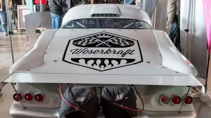 Auch von hinten schön anzusehen: der neue Dragster des Weserkraft Racing Teams.