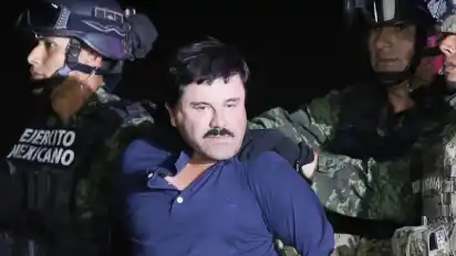 Der Drogenboss Joaquín «El Chapo» Guzmán wird 2016 von mexikanischen Soldaten zu einem Hochsicherheitsgefängnis gebracht. Foto: Jose Mendez/EFE/dpa