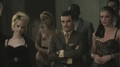 Jena Malone (links, mit Oscar Isaac und Abbie Cornish in "Sucker Punch", auf DVD und Blu-ray Disc erhältlich) wird eines