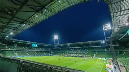Flutlicht an für den Frauenfußball: Im Weserstadion geht es gegen Freiburg um wichtige Punkte in der Bundesliga.