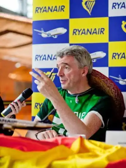 Ryanair-Chef wirbt in Bremen für Verdung nach Spanien.