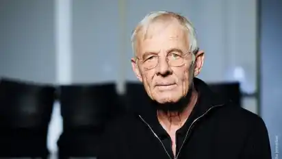 Rolf Becker hat als Oberspielleiter der Oper unter Hübner 1968 selbst "Mahagonny" isnzeniert. "Die ,Mahagonny’-Inszenierung von Benedikt von Peter, die jetzt am Theater am Goetheplatz läuft, ist eine Klasse besser als unsere", sagt der Schauspieler.