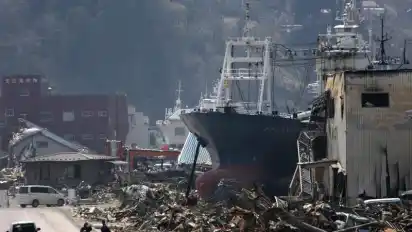 Zerstörung nach Tsunami