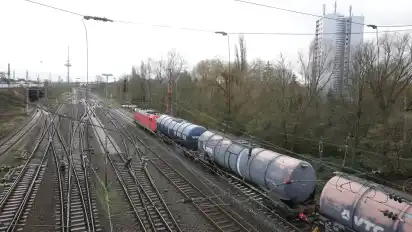 Fahren zukünftig womöglich Güterzüge häufiger nachts an Walle vorbei, weil die Gleise tagsüber für mehr Personenzugverkehr zwischen Hauptbahnhof und Oslebshausen benötigt werden? Der Waller Beirat fordert hierzu Informationen.