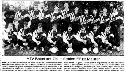 Endlich geschafft: der Zeitungsbericht vom 5. Juni 1992 nach der geglückten Meisterschaft des MTV Bokel. Helmut Niemeyer hockt in der vorderen Reihe als Dritter von rechts.