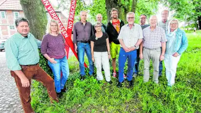 Machen ihrem Unmut über das neue Fracking-Gesetz Luft: die Vertreter der kreisweit aktiven Bürgerinitiativen.