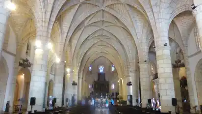 Die Kathedrale von Santo Domingo in der Dominikanischen Republik ist die älteste der Karibik. Nach elf Tagen endet hier meine Reise mit einem Dankgebet und allen guten Wünschen für die Crew der „CFS Panjang“ und ihre Familien.