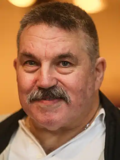 Vater Detlev Dewers